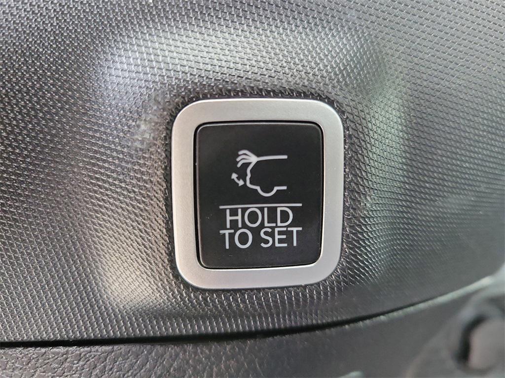 used 2023 Jeep Grand Cherokee car, priced at $34,949
