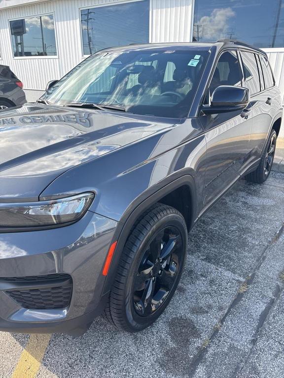 used 2023 Jeep Grand Cherokee car, priced at $34,999