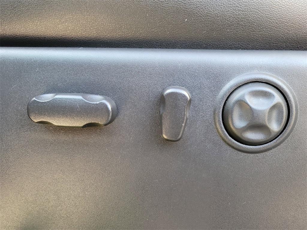 used 2013 GMC Sierra 1500 car, priced at $11,498