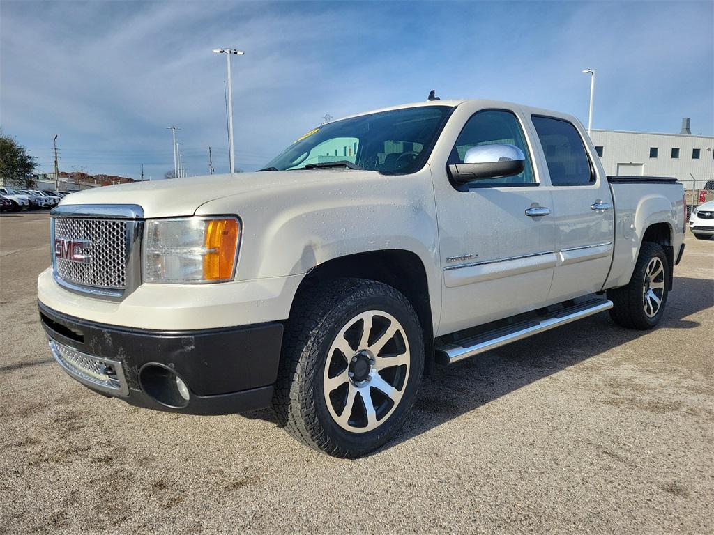 used 2013 GMC Sierra 1500 car, priced at $11,498