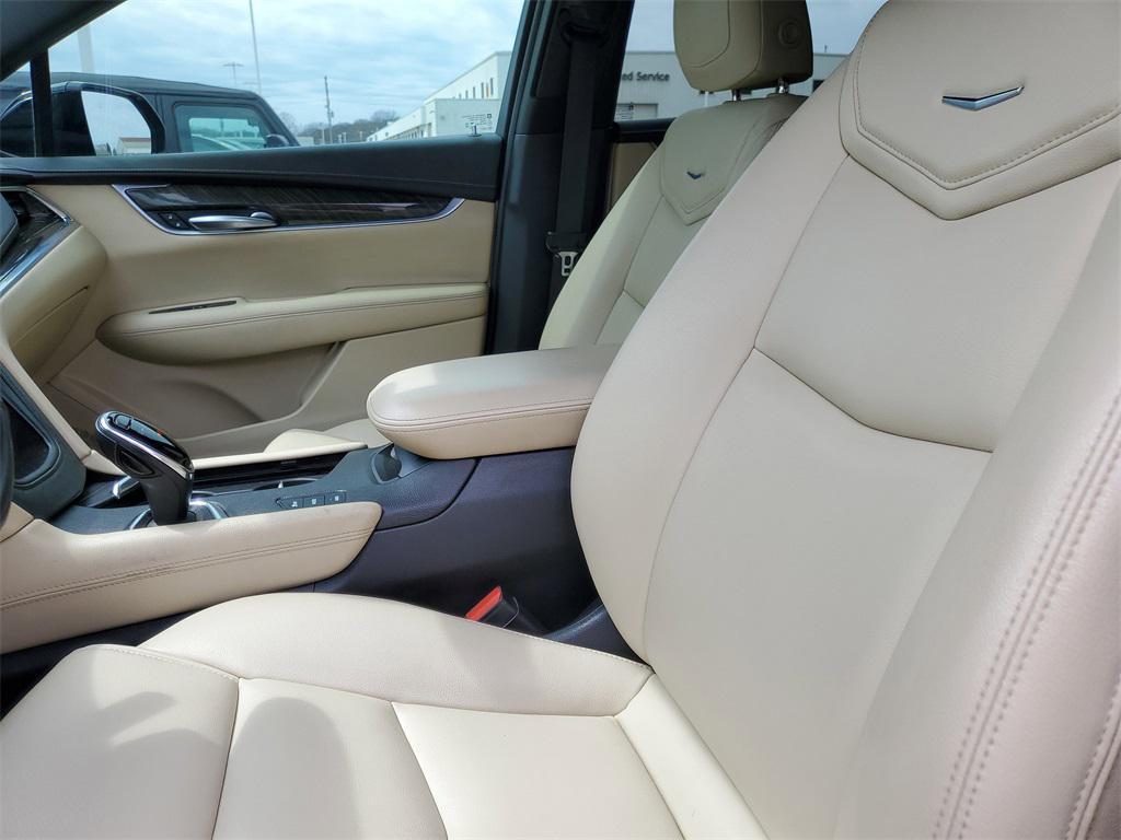 used 2018 Cadillac XT5 car, priced at $17,889