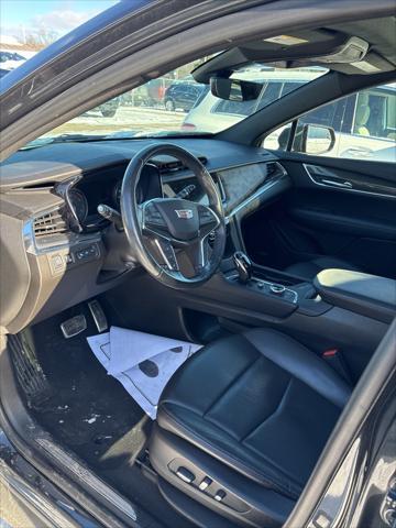 used 2021 Cadillac XT5 car, priced at $32,999