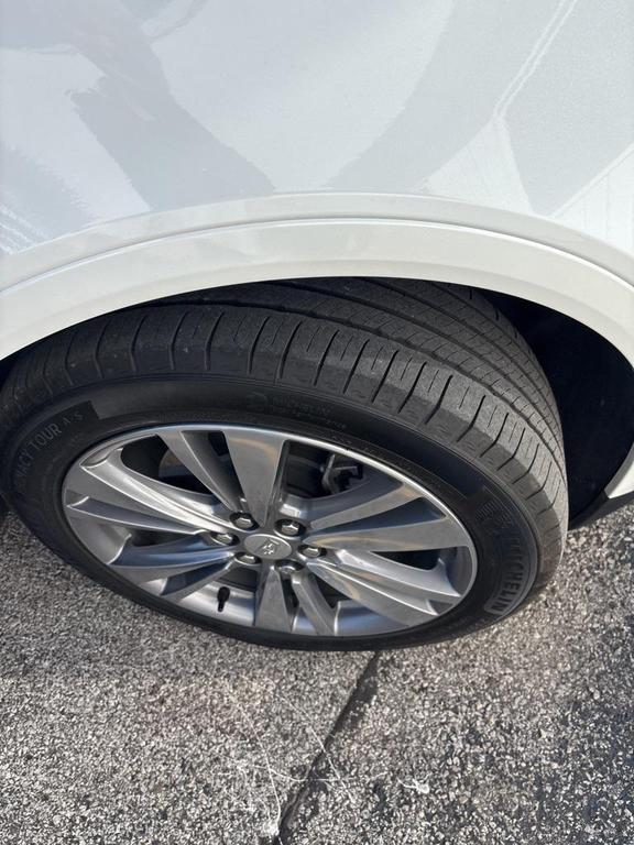used 2024 Cadillac XT5 car, priced at $42,999
