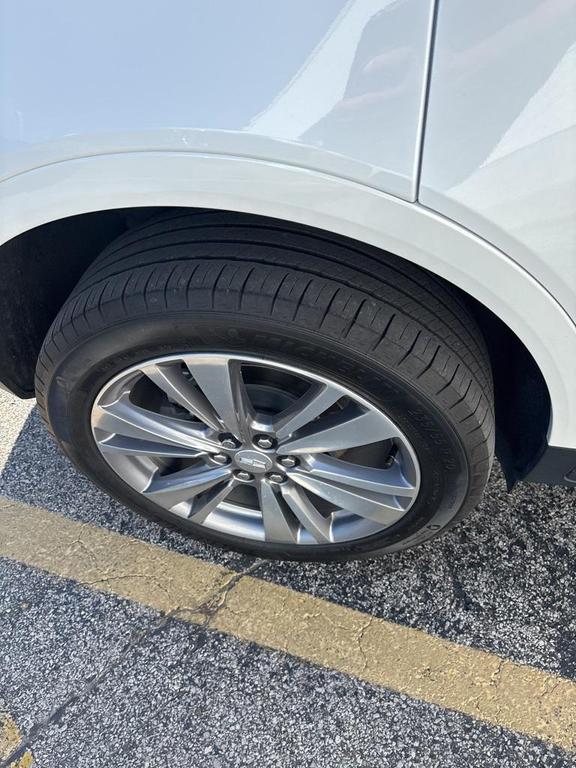 used 2024 Cadillac XT5 car, priced at $42,999