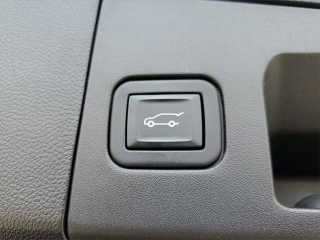 used 2022 Cadillac XT4 car, priced at $28,999