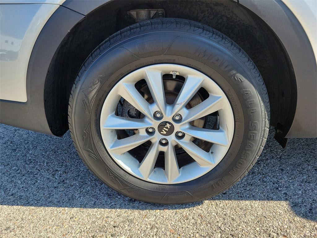 used 2019 Kia Sorento car, priced at $13,999