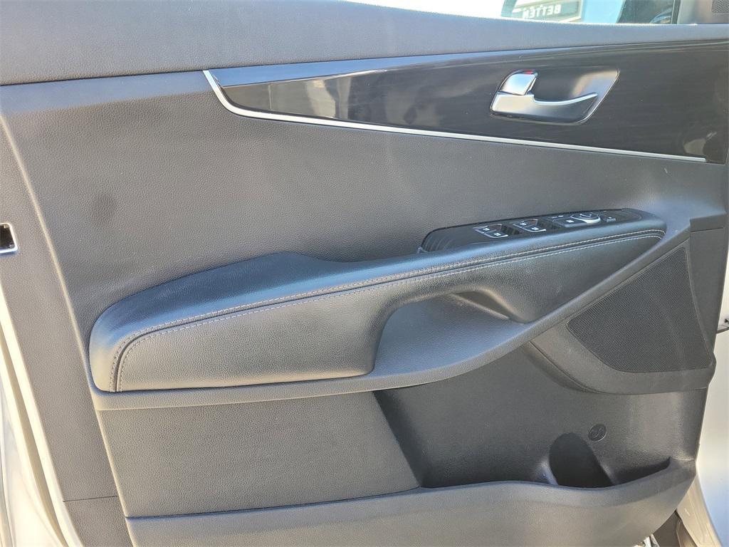 used 2019 Kia Sorento car, priced at $13,999