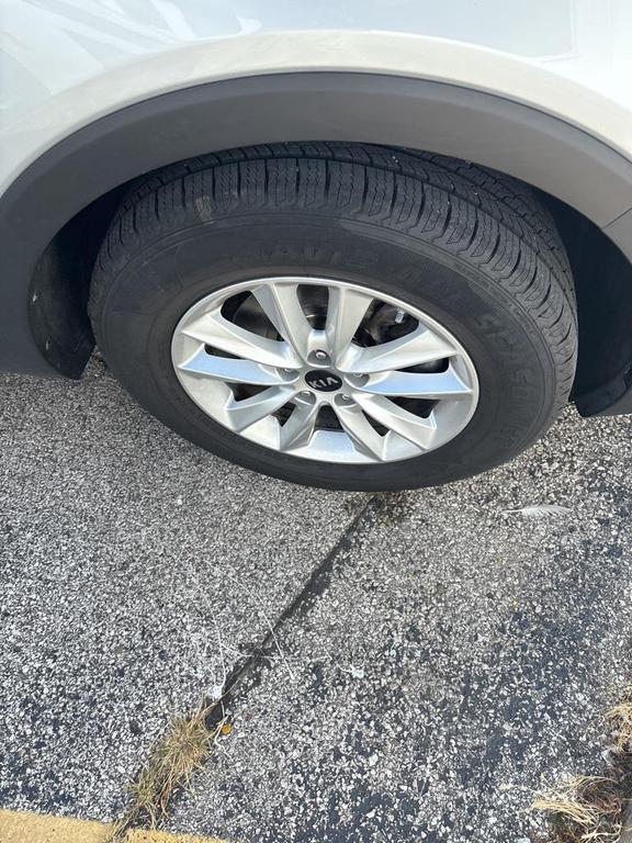 used 2019 Kia Sorento car, priced at $13,999