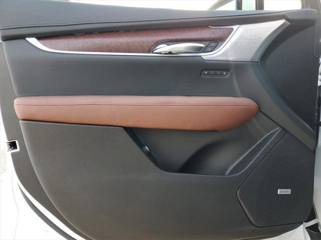 new 2025 Cadillac XT5 car, priced at $51,214