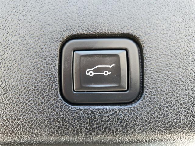 used 2023 Cadillac XT6 car, priced at $39,998