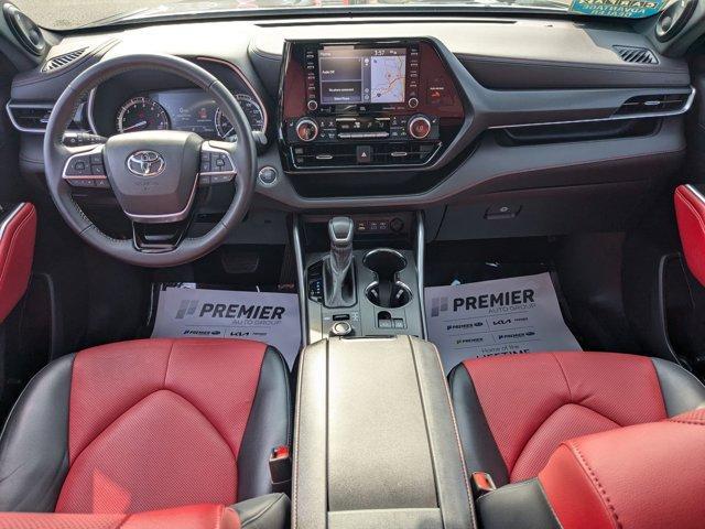 used 2022 Toyota Highlander car, priced at $40,885