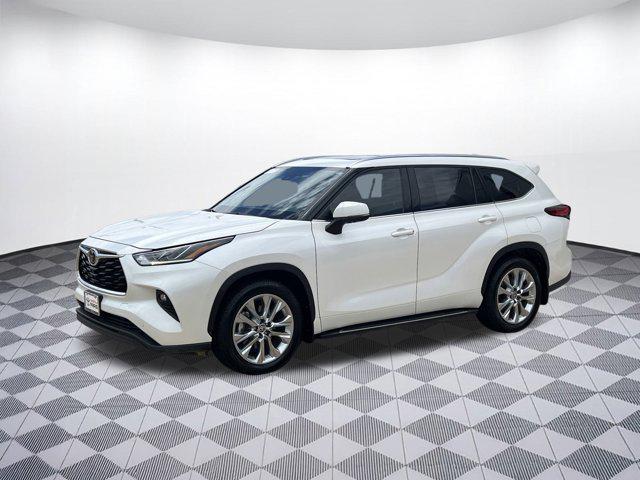 used 2021 Toyota Highlander car, priced at $34,999