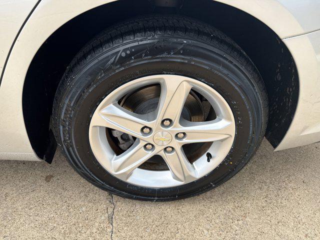 used 2020 Chevrolet Malibu car, priced at $16,996