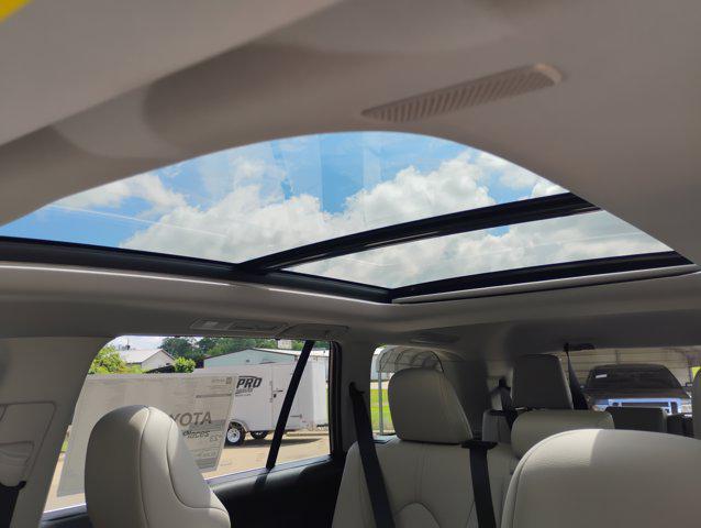 new 2025 Toyota Grand Highlander car, priced at $50,071