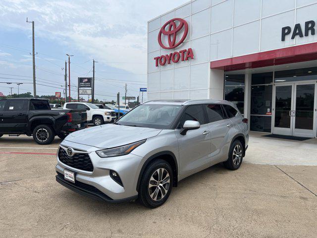 used 2023 Toyota Highlander car, priced at $36,998