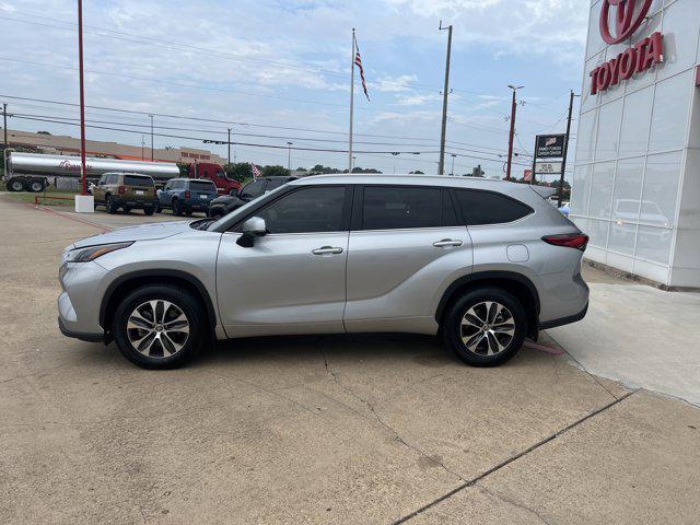 used 2023 Toyota Highlander car, priced at $36,998