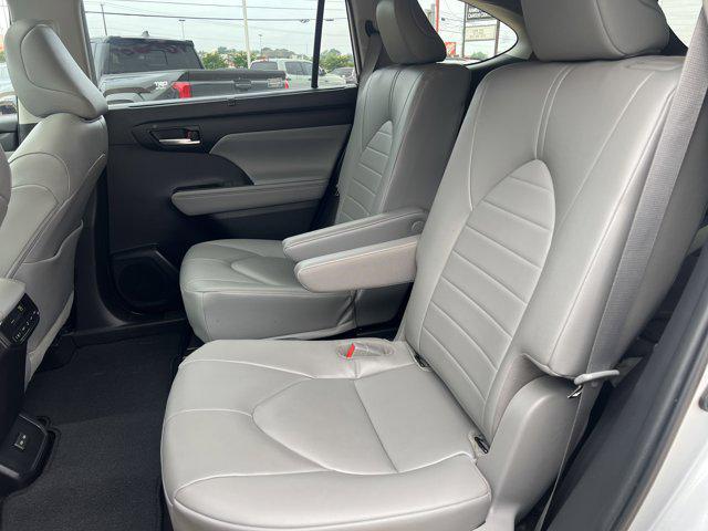 used 2023 Toyota Highlander car, priced at $36,998
