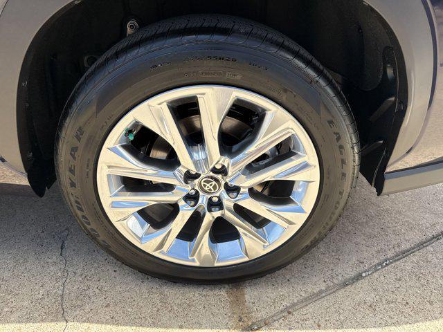 new 2025 Toyota Highlander car, priced at $50,281
