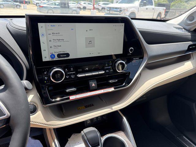 new 2025 Toyota Highlander car, priced at $50,281
