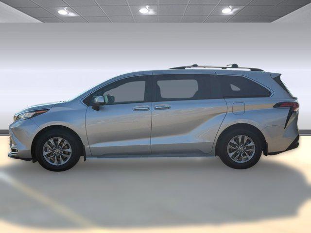used 2022 Toyota Sienna car, priced at $29,996