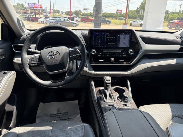 used 2022 Toyota Highlander car, priced at $42,899
