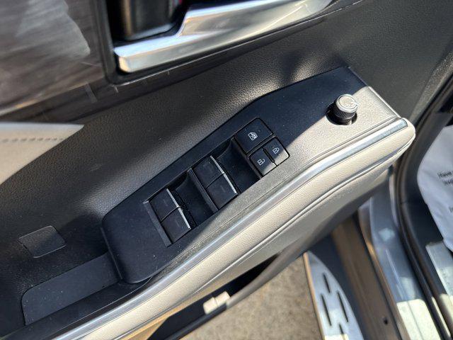 used 2022 Toyota Highlander car, priced at $42,899