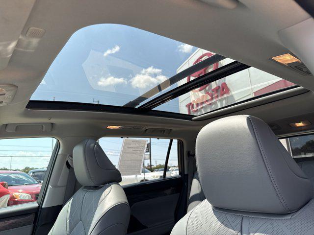 used 2022 Toyota Highlander car, priced at $42,899