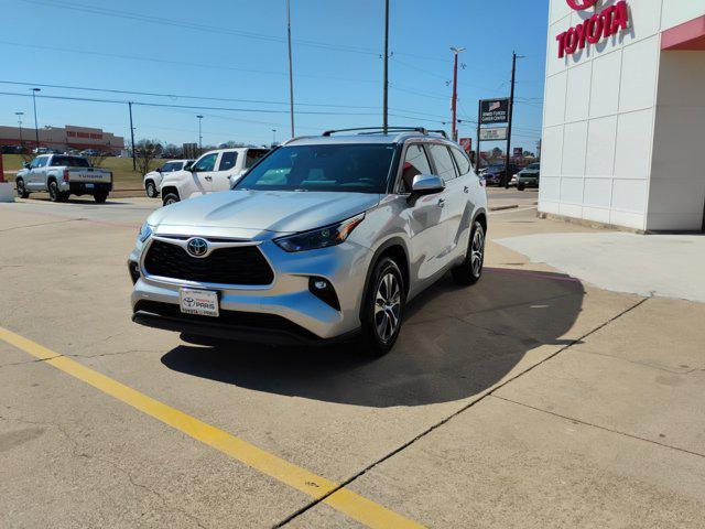 used 2024 Toyota Highlander car, priced at $42,499