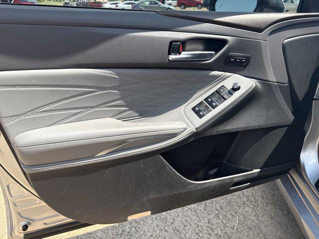 used 2020 Toyota Avalon Hybrid car, priced at $24,998
