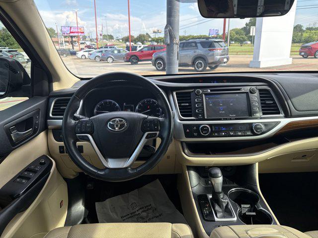 used 2019 Toyota Highlander car, priced at $26,499