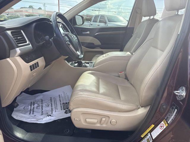 used 2019 Toyota Highlander car, priced at $26,499