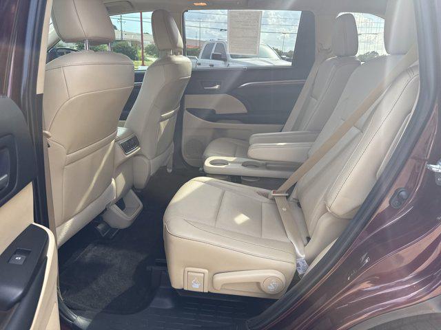 used 2019 Toyota Highlander car, priced at $26,499