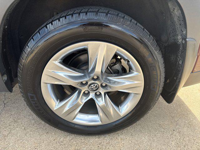 used 2019 Toyota Highlander car, priced at $26,499