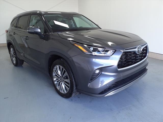 used 2021 Toyota Highlander car