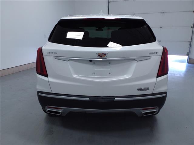 new 2024 Cadillac XT5 car