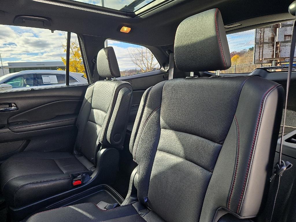 used 2021 Honda Pilot car, priced at $30,950