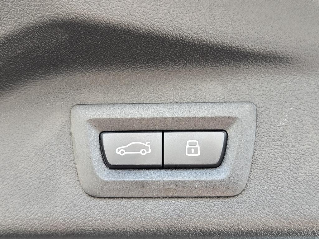 new 2026 BMW X7 car, priced at $101,380