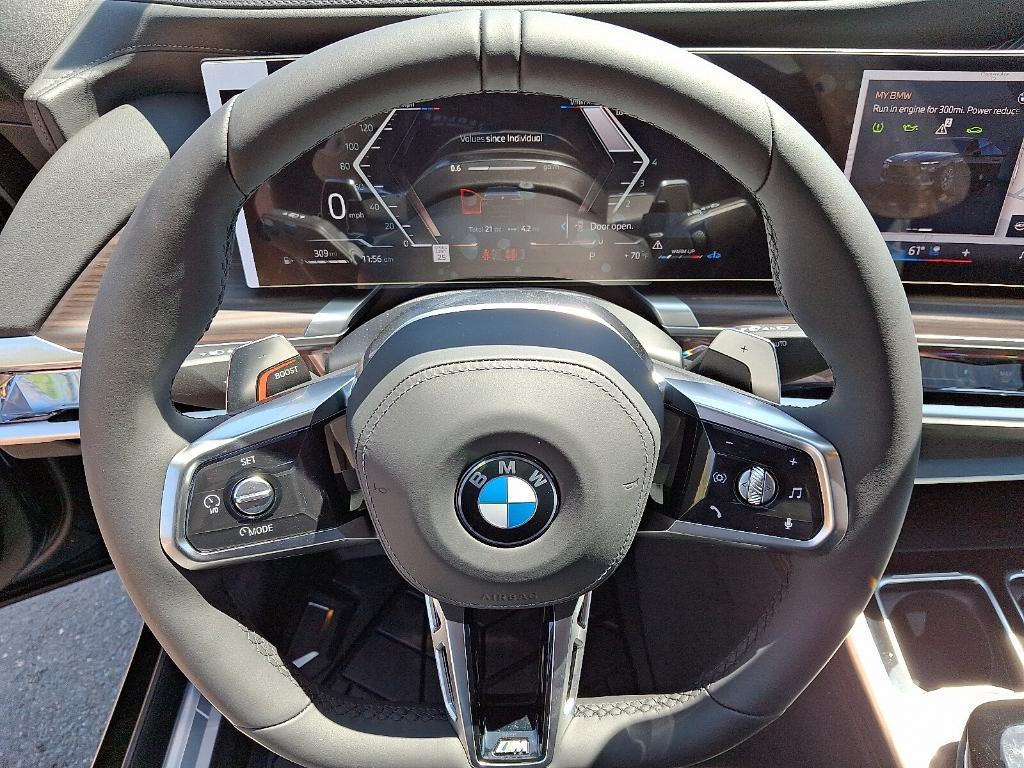 new 2025 BMW 760 car, priced at $137,550