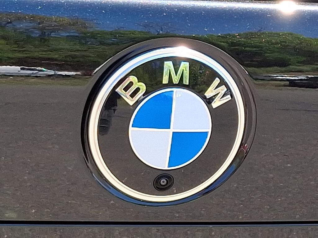 new 2025 BMW 760 car, priced at $137,550