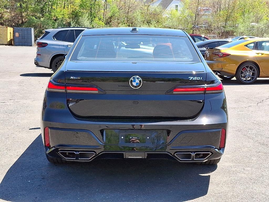 new 2025 BMW 760 car, priced at $137,550