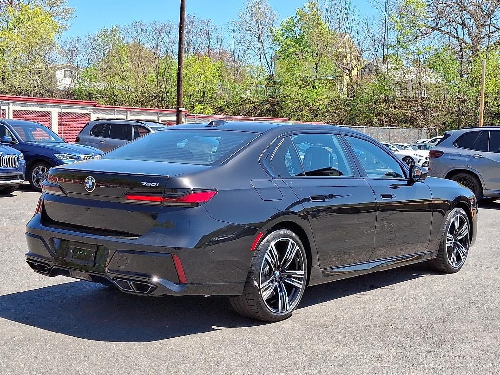 new 2025 BMW 760 car, priced at $137,550