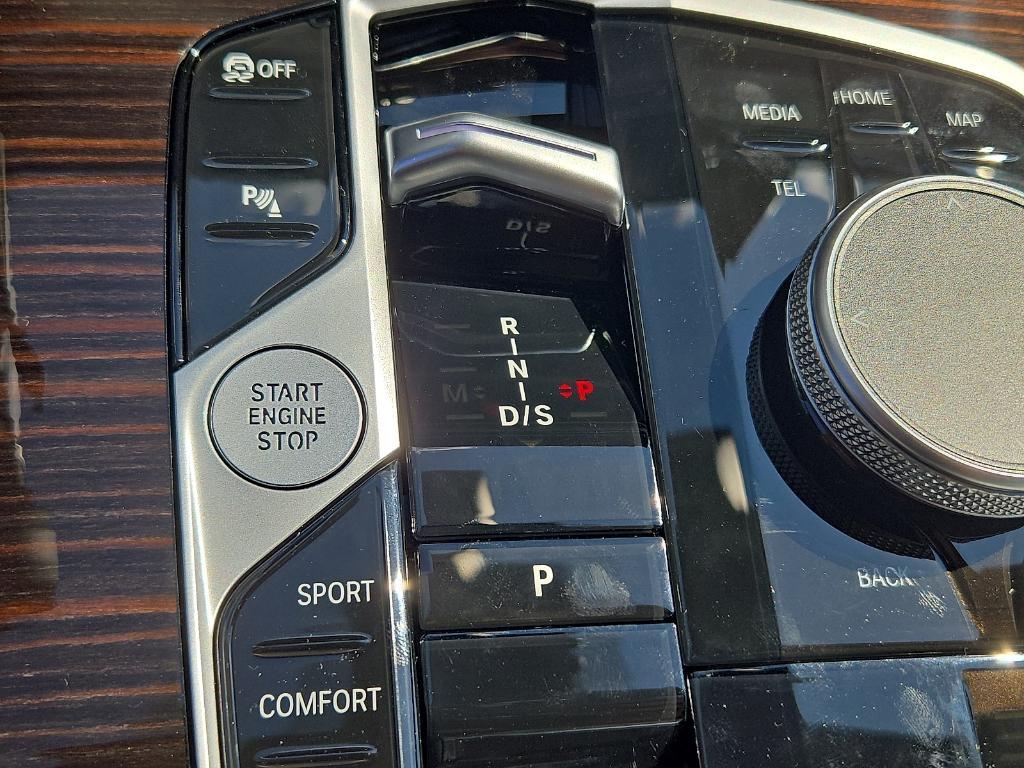 new 2026 BMW X7 car, priced at $96,180