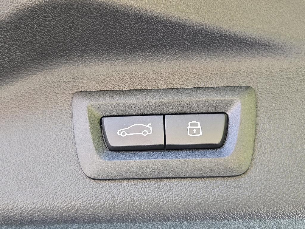 new 2026 BMW X7 car, priced at $96,180