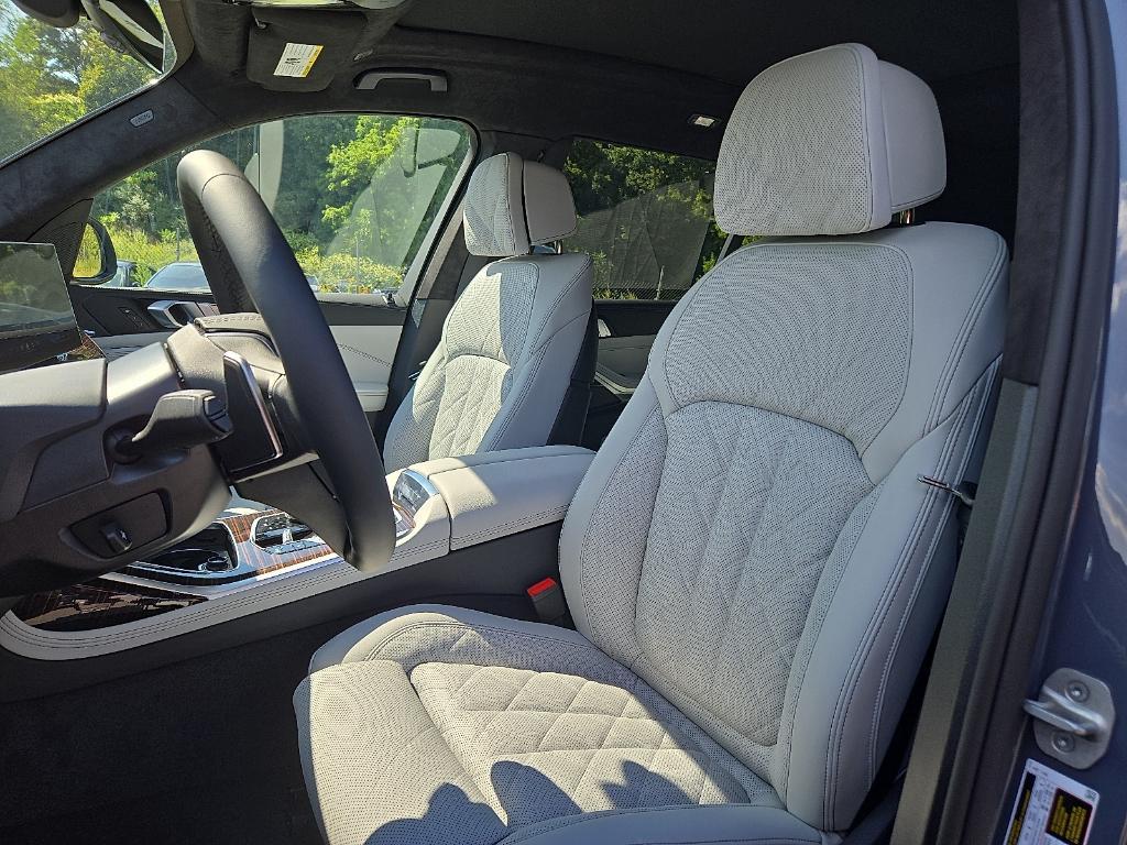 new 2026 BMW X7 car, priced at $96,180