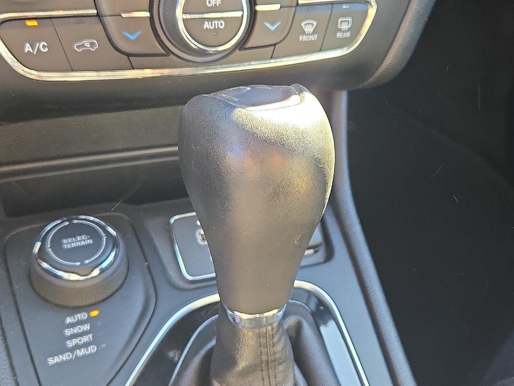 used 2019 Jeep Cherokee car, priced at $14,550