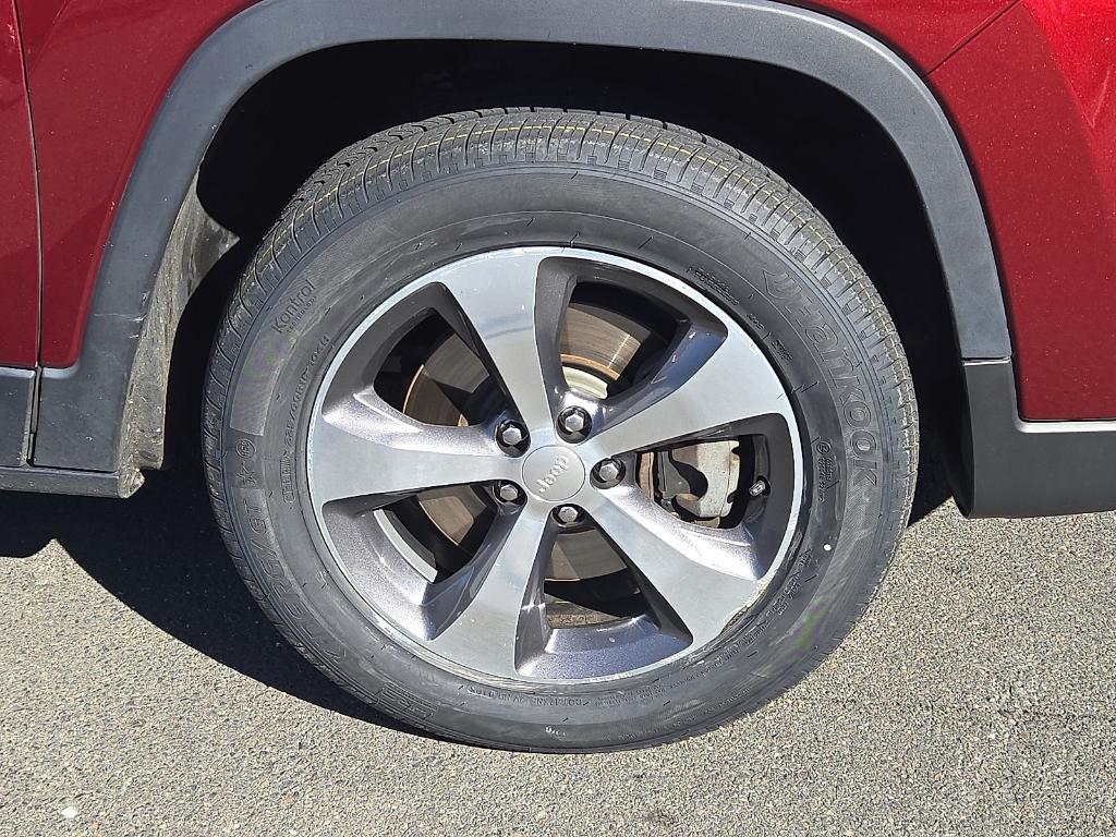 used 2019 Jeep Cherokee car, priced at $14,550