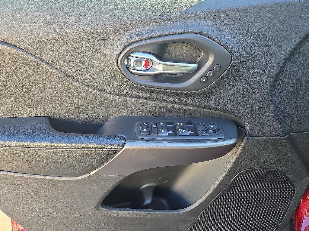 used 2019 Jeep Cherokee car, priced at $14,550