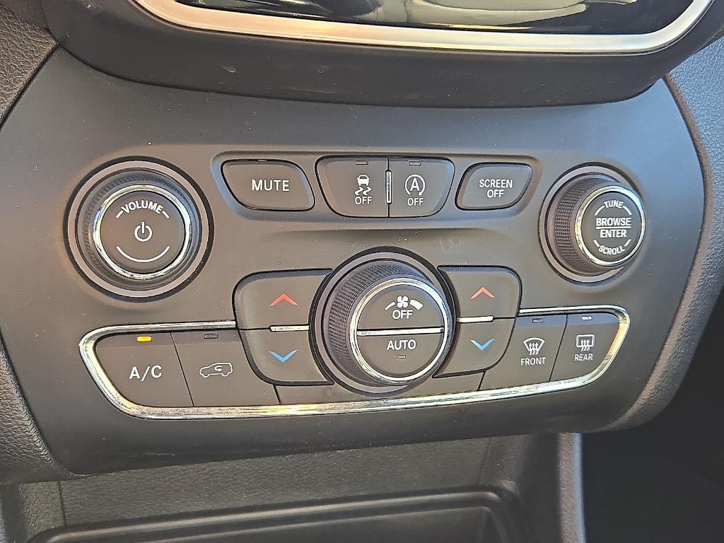 used 2019 Jeep Cherokee car, priced at $14,550