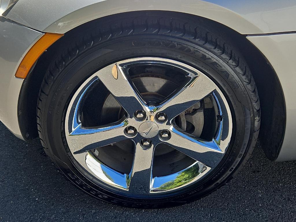 used 2007 Pontiac Solstice car, priced at $12,550