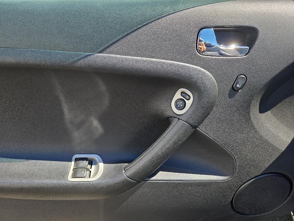 used 2007 Pontiac Solstice car, priced at $12,550